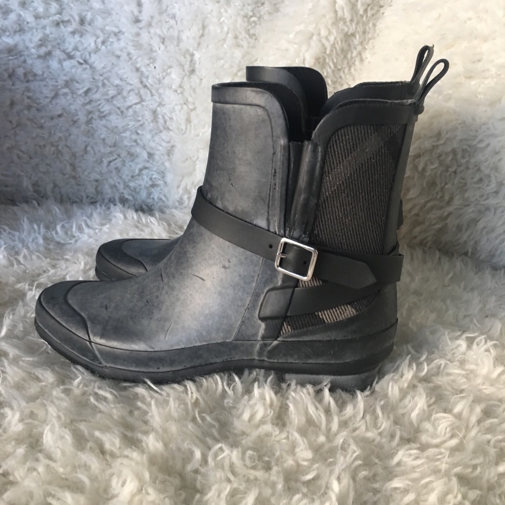 Burberry Riddlestone Rain Booties - Picture 5 of 8